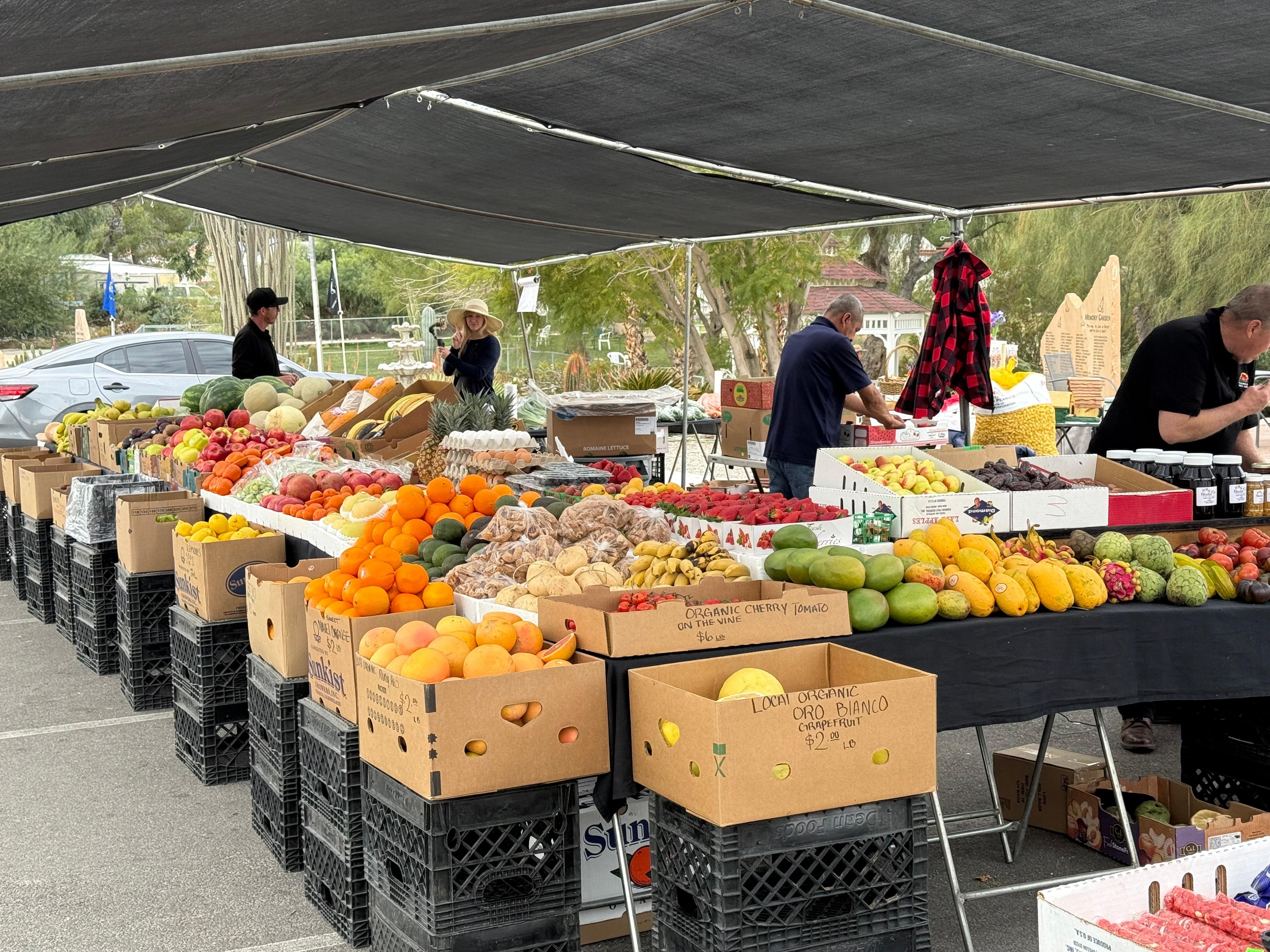 Farmers market set up in the park 2 days a week