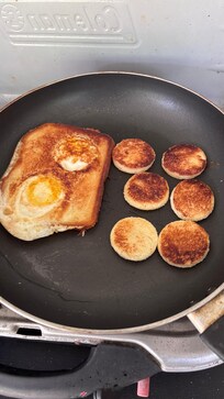 Frogs on a log (aka eggs in a basket)