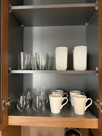 キッチンには食器も完備