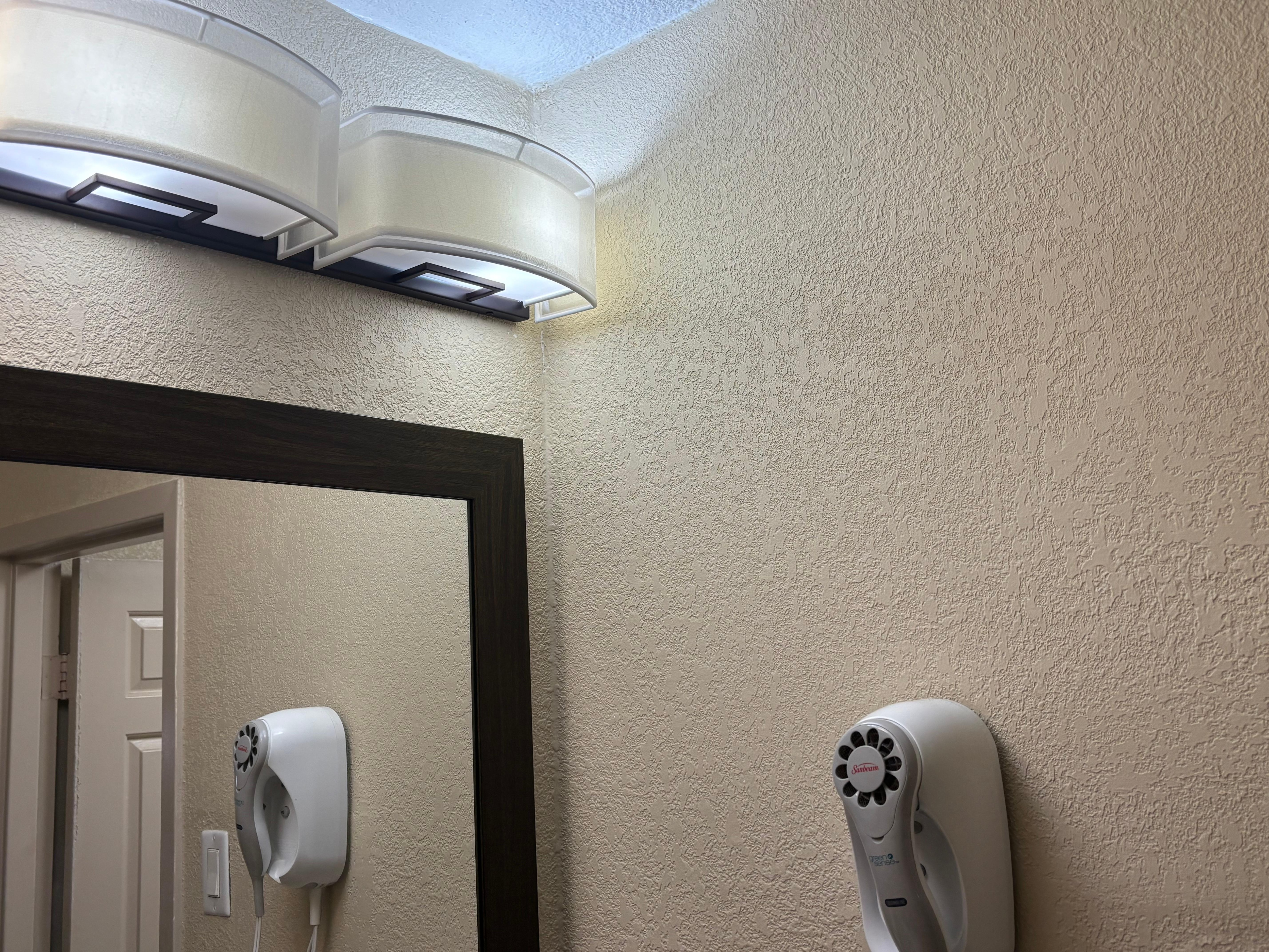 BLACK MOLD☠️🏴‍☠️