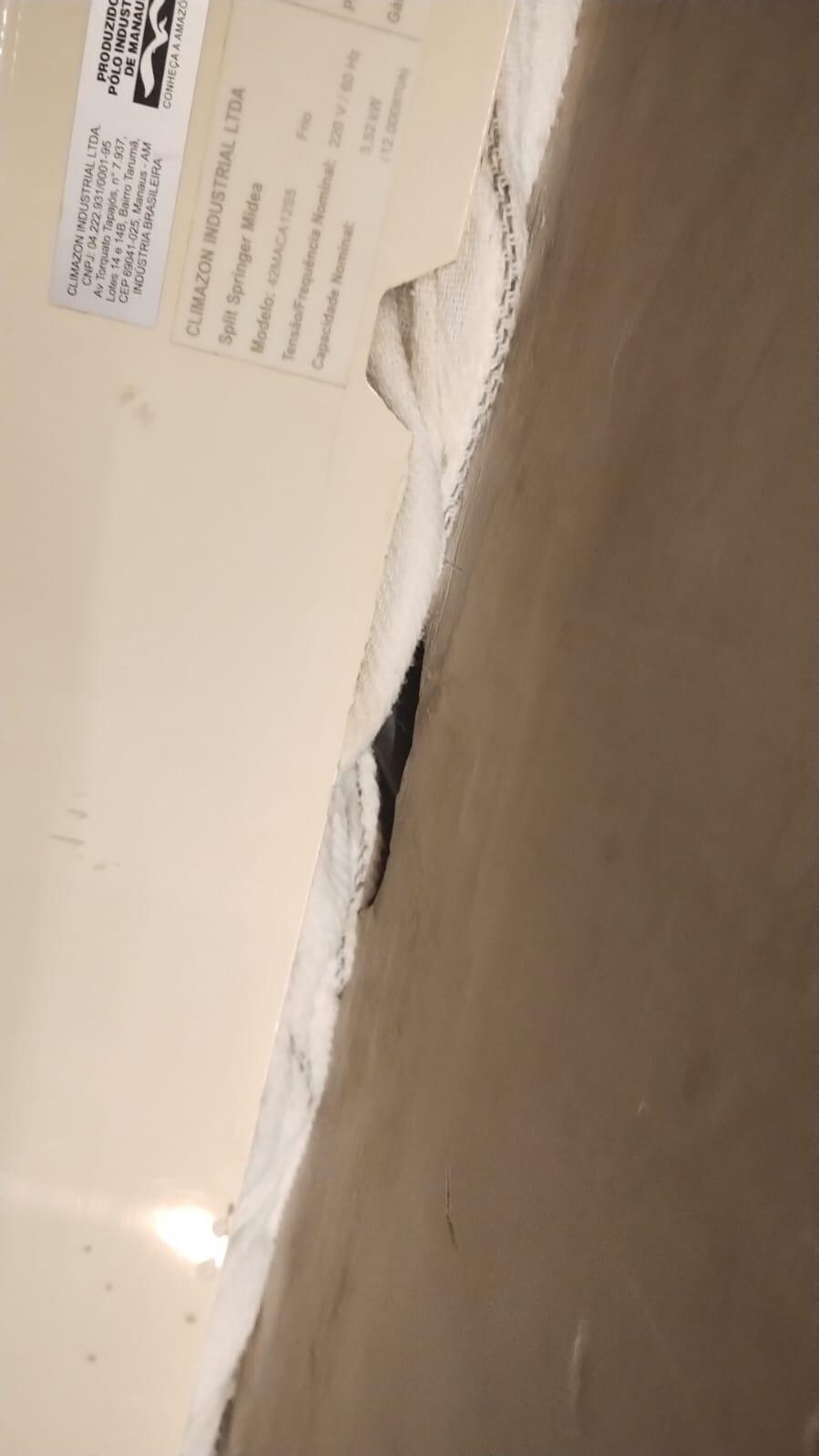 Alguém enfiou anteriormente um pano de prato na condensadora 