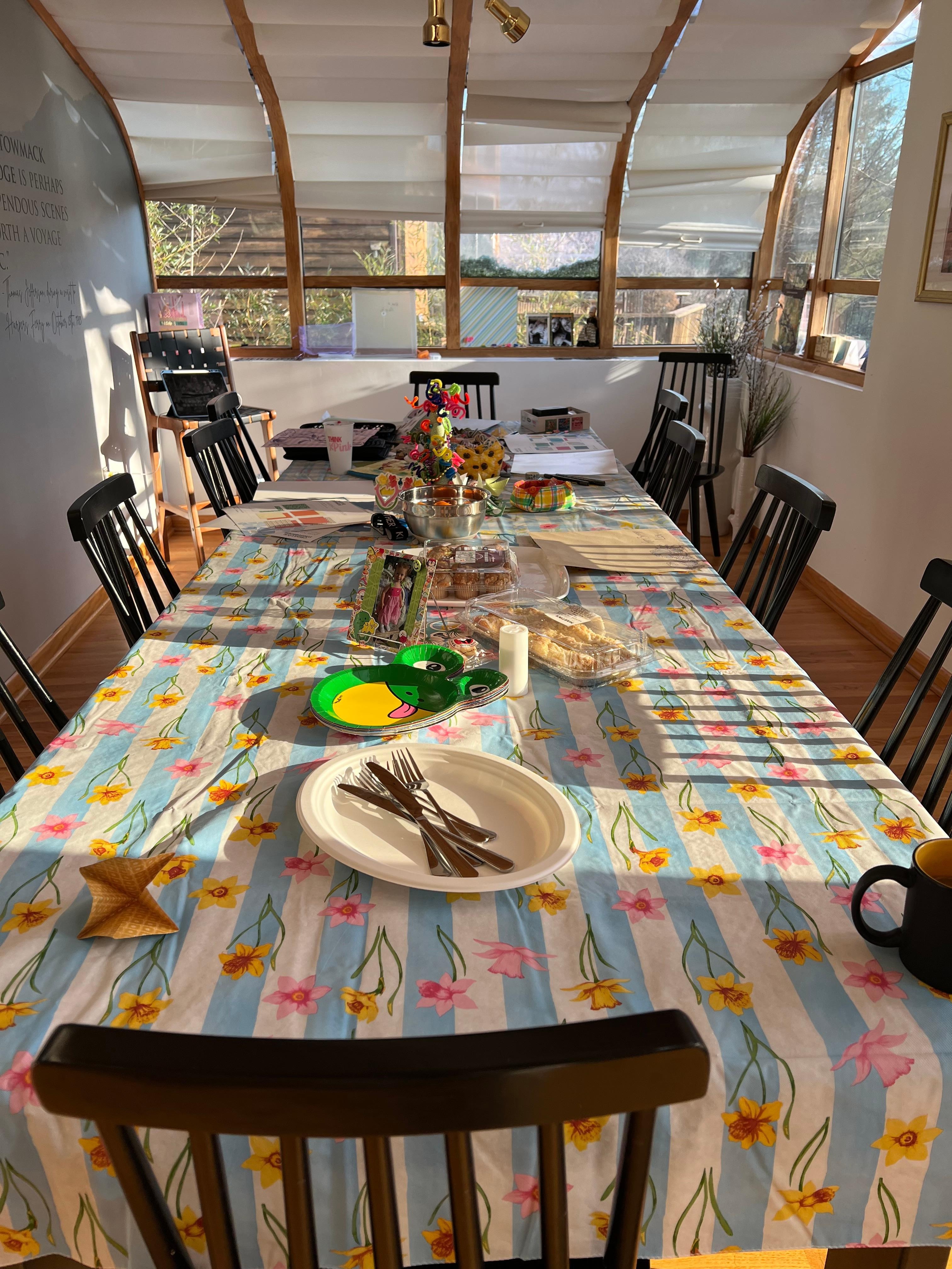 Magnificent table for family meals