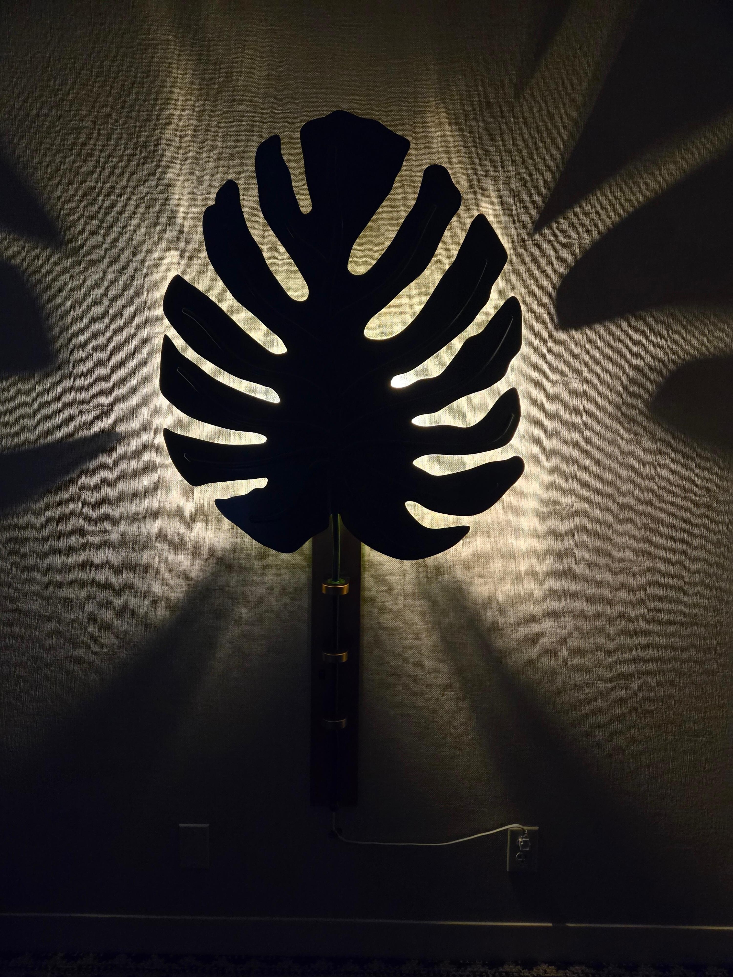 Great accent lighting (with on/off switch).