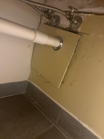 The bathroom just not clean :(