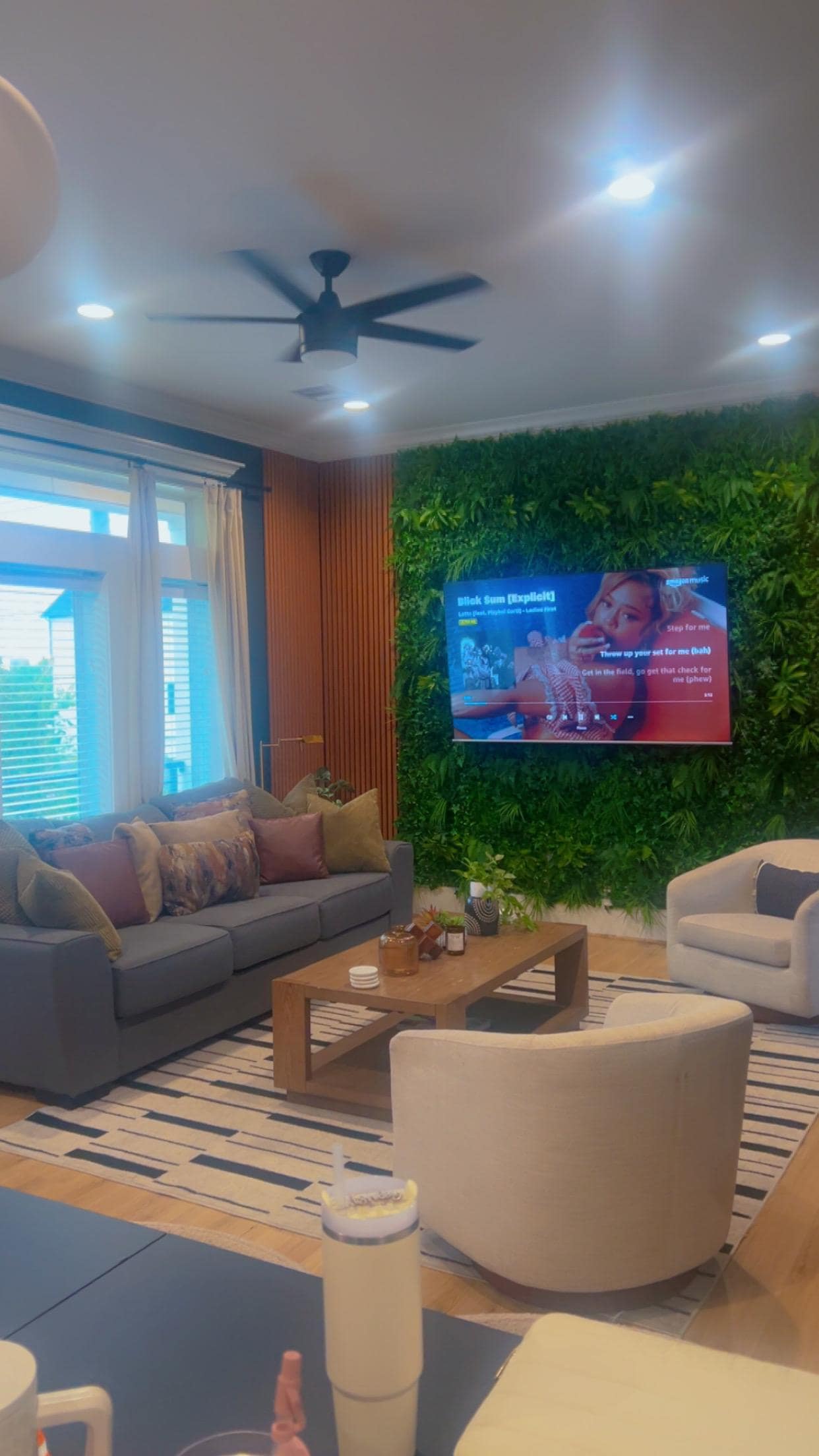 Living area. Spacious and comfy for relaxing. 