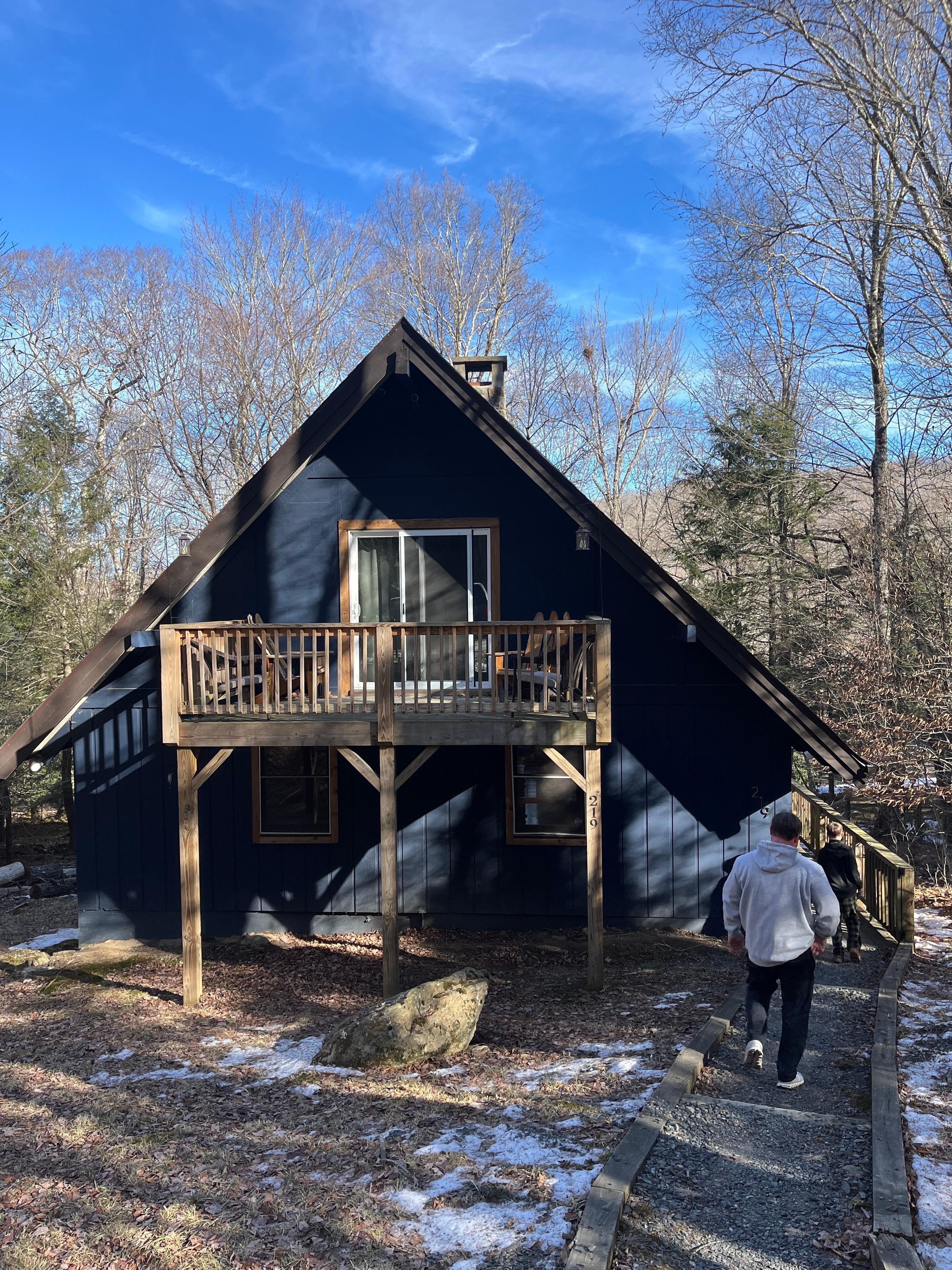 Very easy to navigate steps to the cabin. 