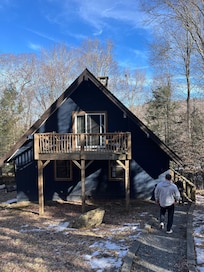 Very easy to navigate steps to the cabin. 