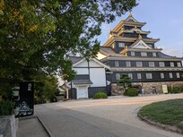 岡山城 アーケード街や川沿い歩いて行ける