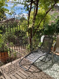 Entspannen unter der grünen Pergola