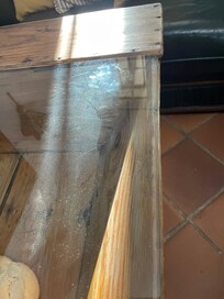 No sign of recent cleaning and polishing.