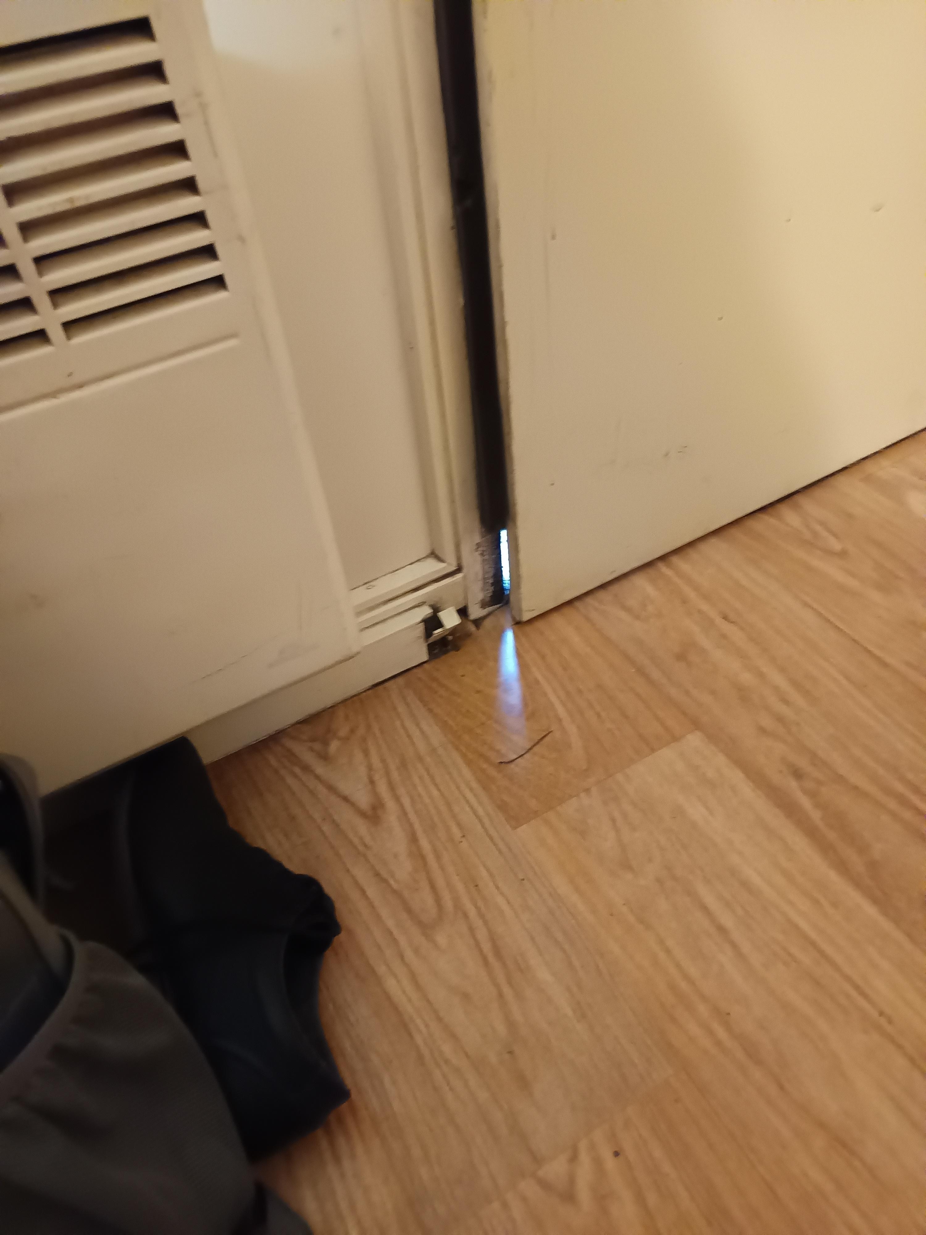 Isolation de porte  a revoir +++ 