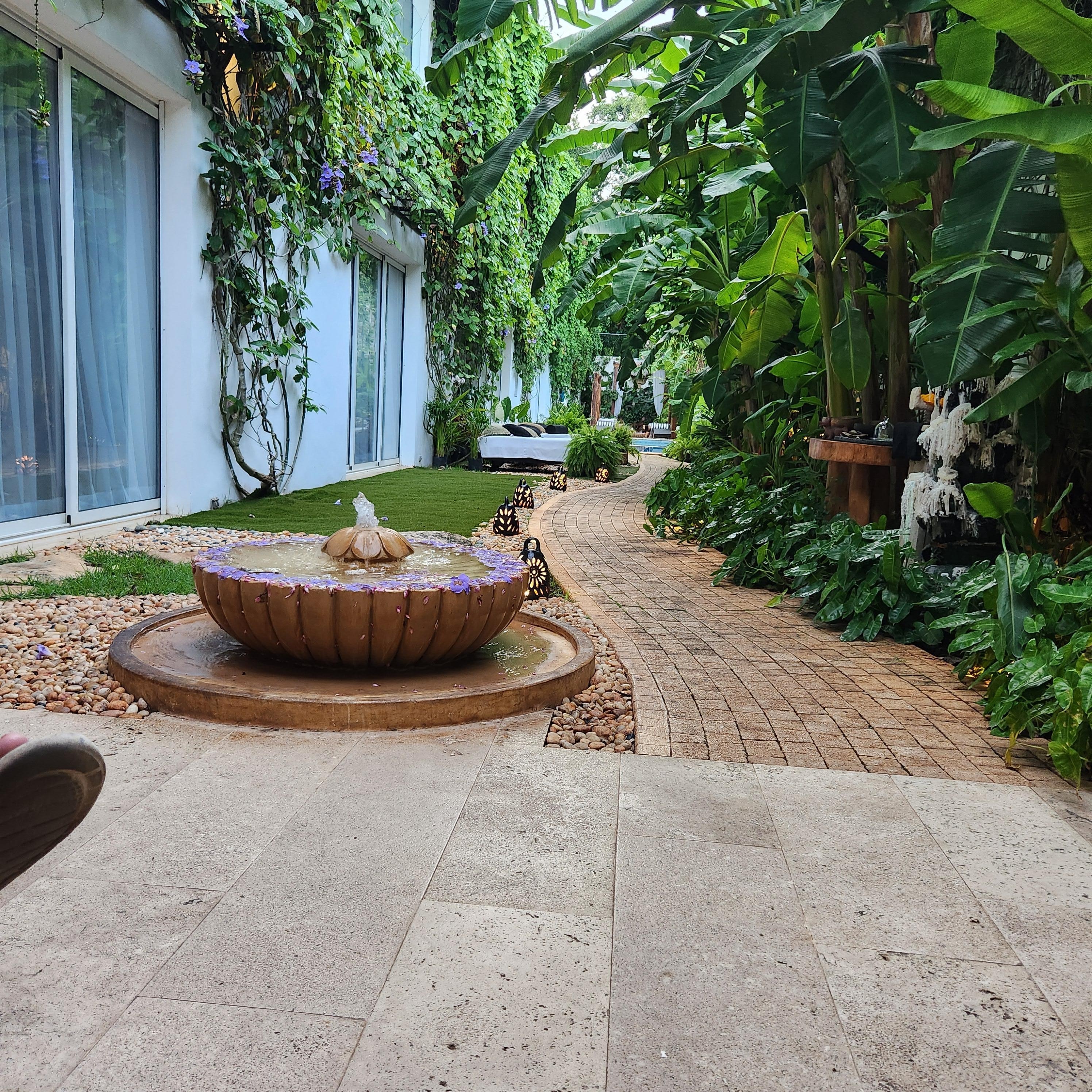 Walk way to the pool