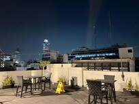 ルーフトップは涼むのに丁度良かったです。