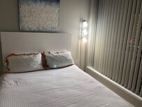 Queen bed in the bedroom.