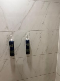 there was no soup in the body wash maybe a quarter of one squirt others were filled to function