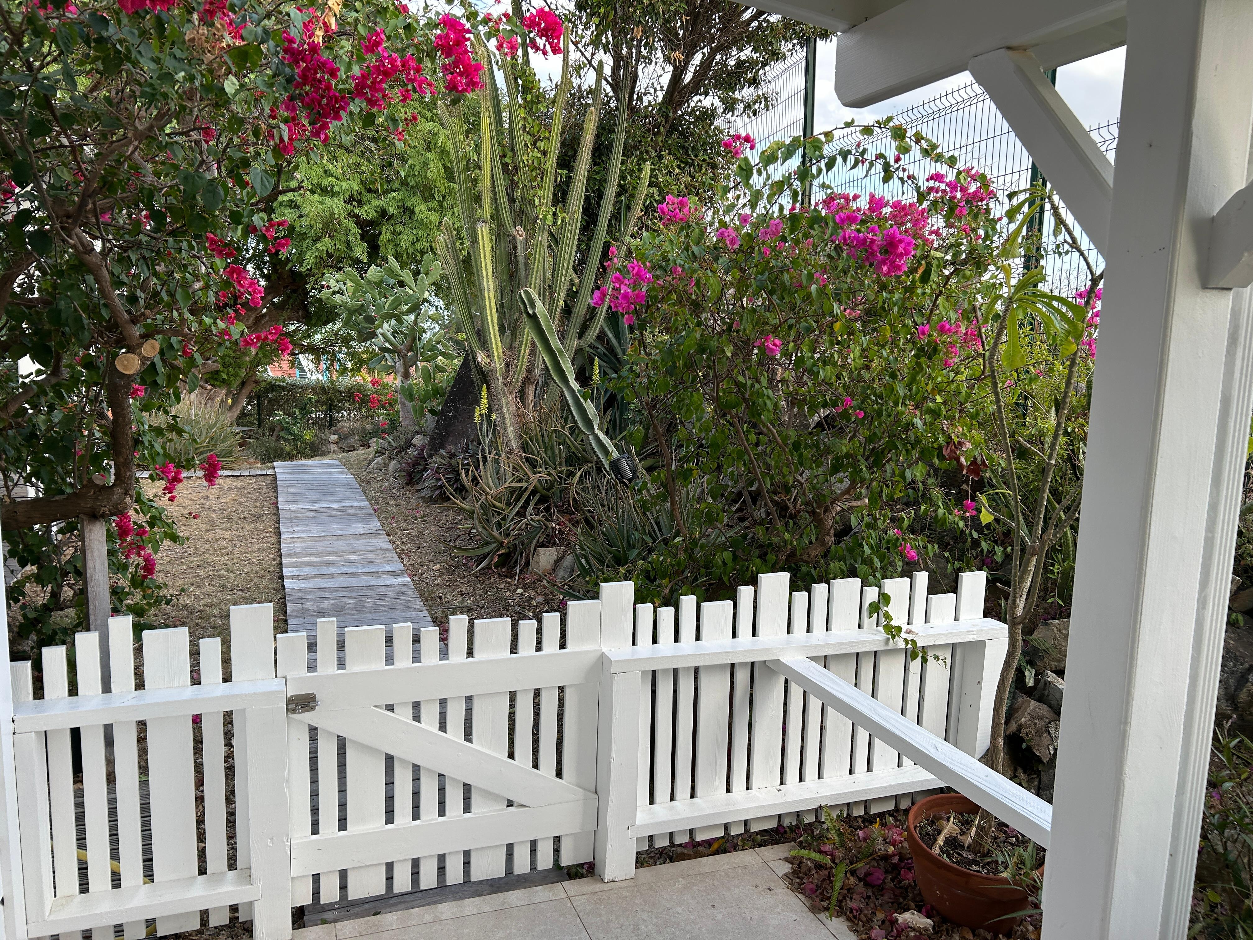 The gate to the private studio 