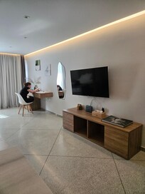 Perfect space for my daughter to study whilst on our trip.