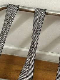 Luggage rack rusted didn’t trust to hold suitcases