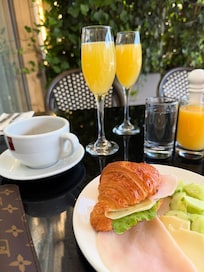 Mimosa till frukost då är det klass🥂