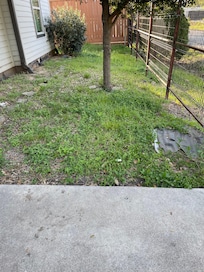 Front yard - no parking