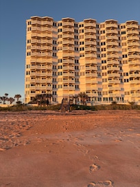 Beach looking at the Van Lee condo
