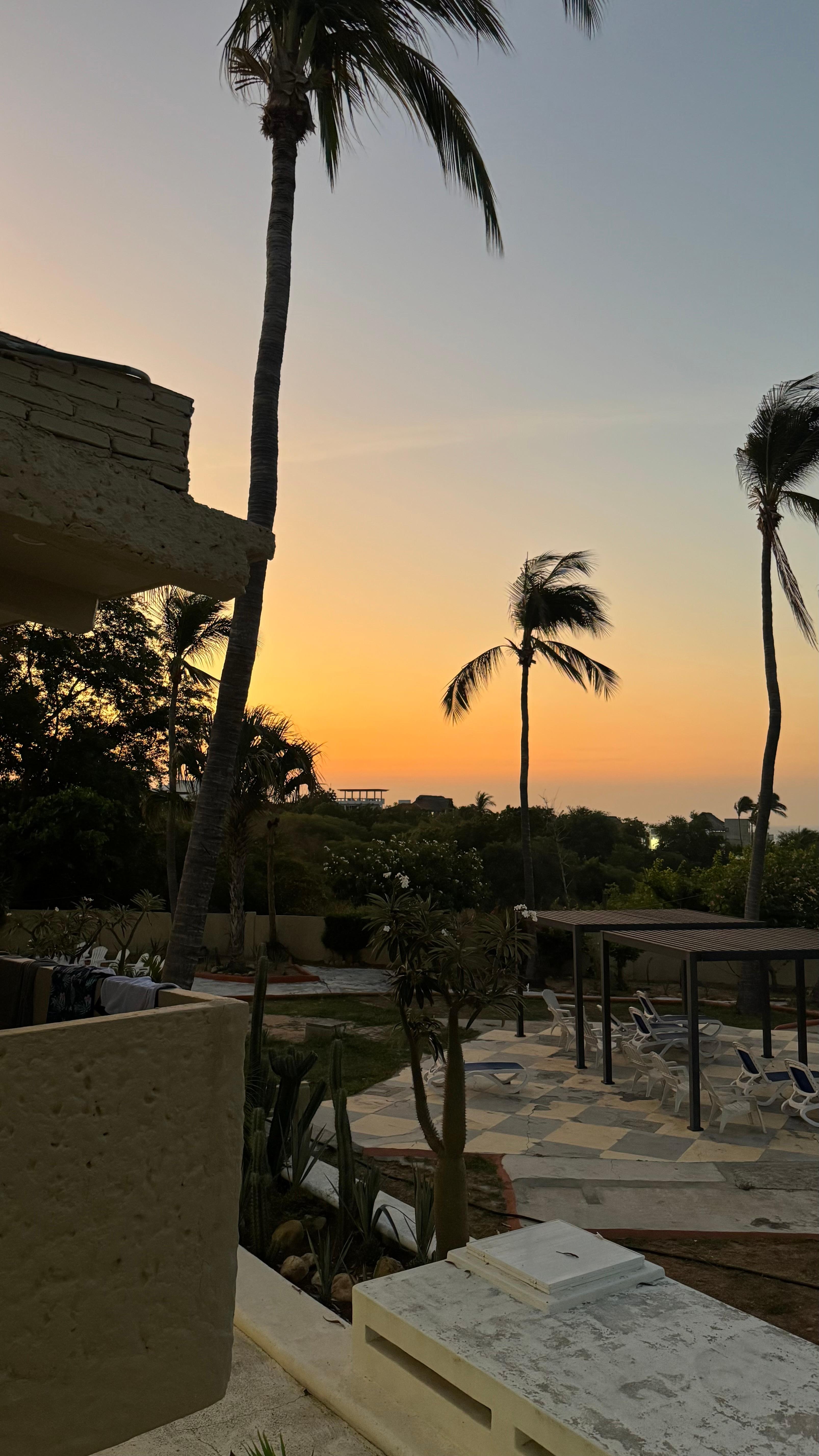 Amanecer desde el balcón de la habitación 