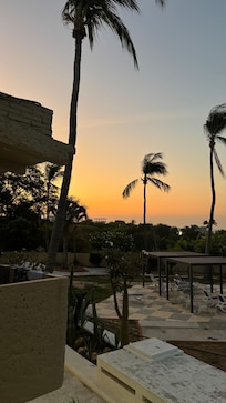 Amanecer desde el balcón de la habitación