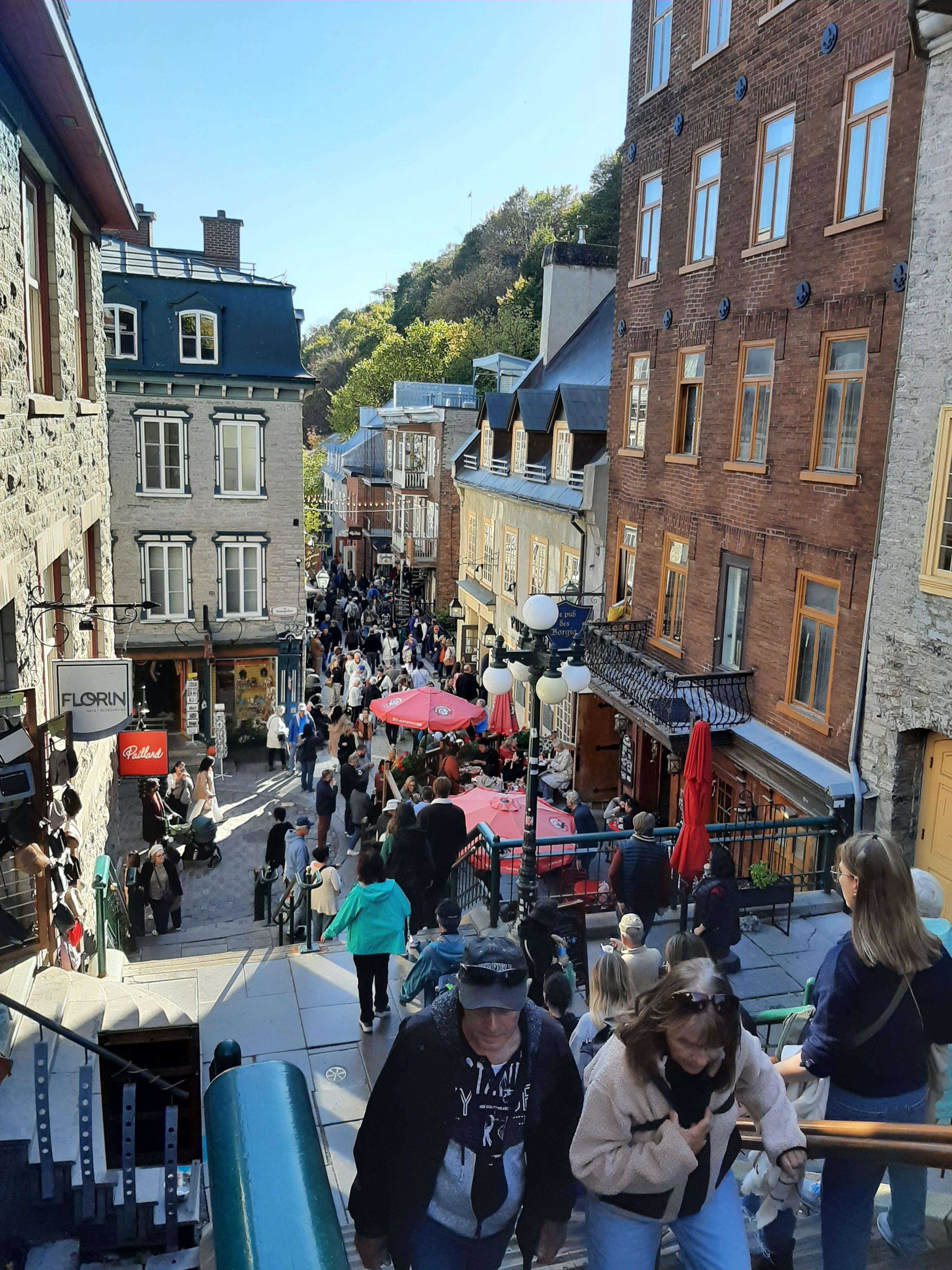 Talk about 'popular '!! Huge 'throngs', old district dating back to 1640's 