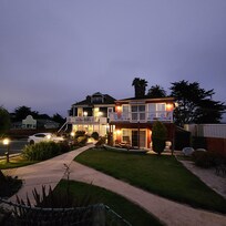 The back of the suites on the right of the main house.