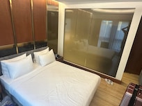 Room #104 .. (with bathroom area opaque filter ‘ON’)