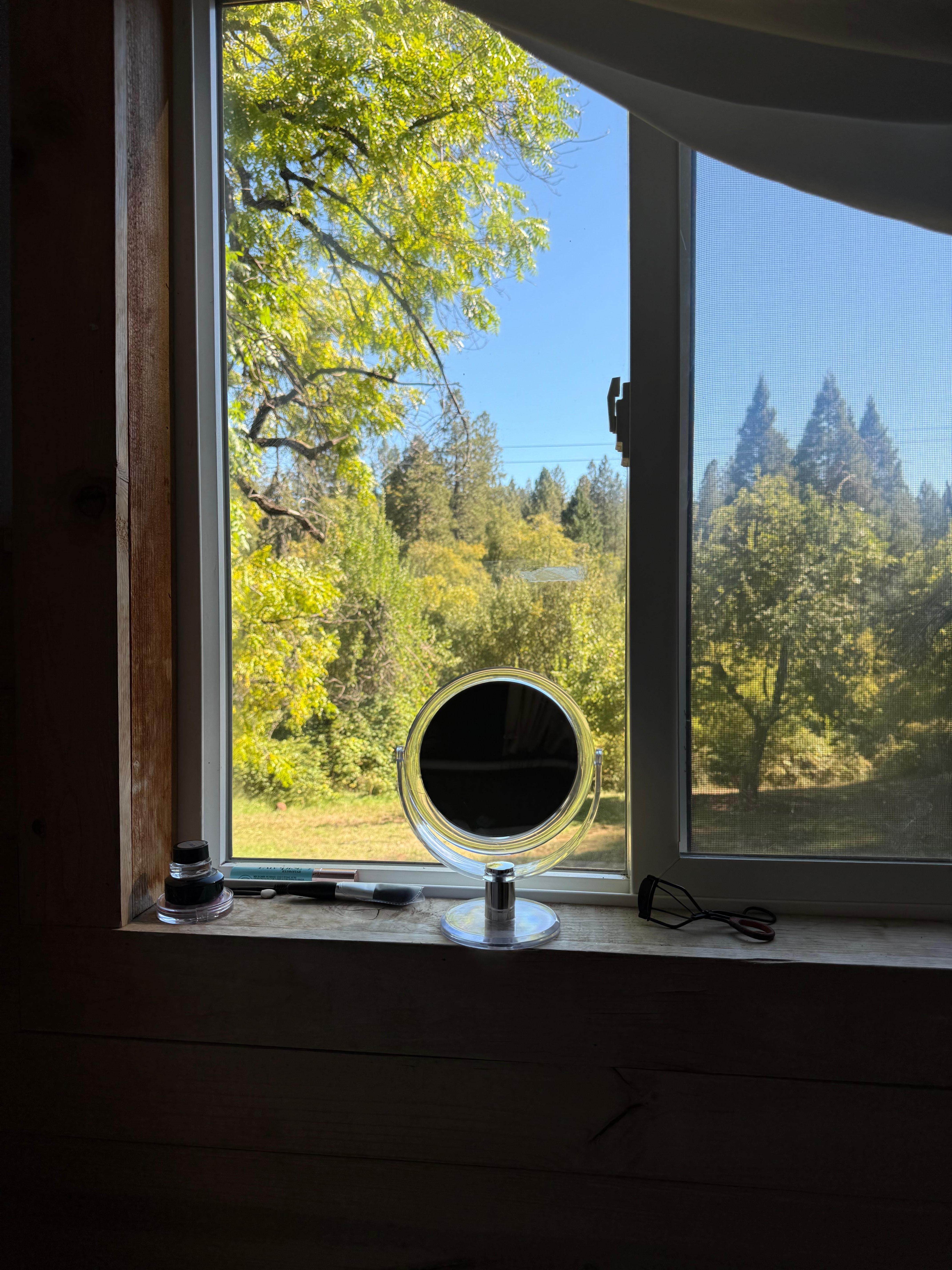 The window was perfect for putting on makeup 