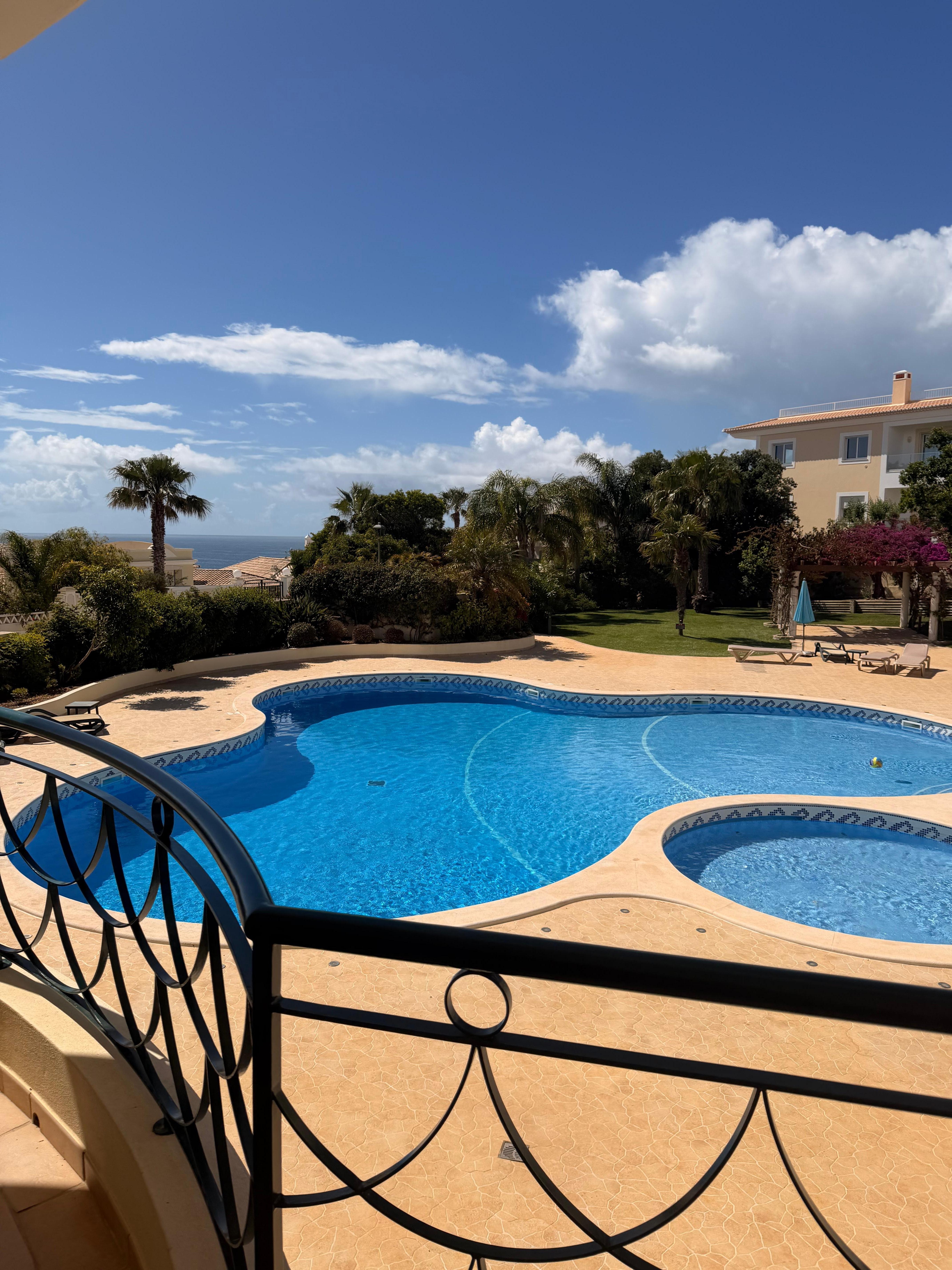 Nice pool. Beautiful weather. 