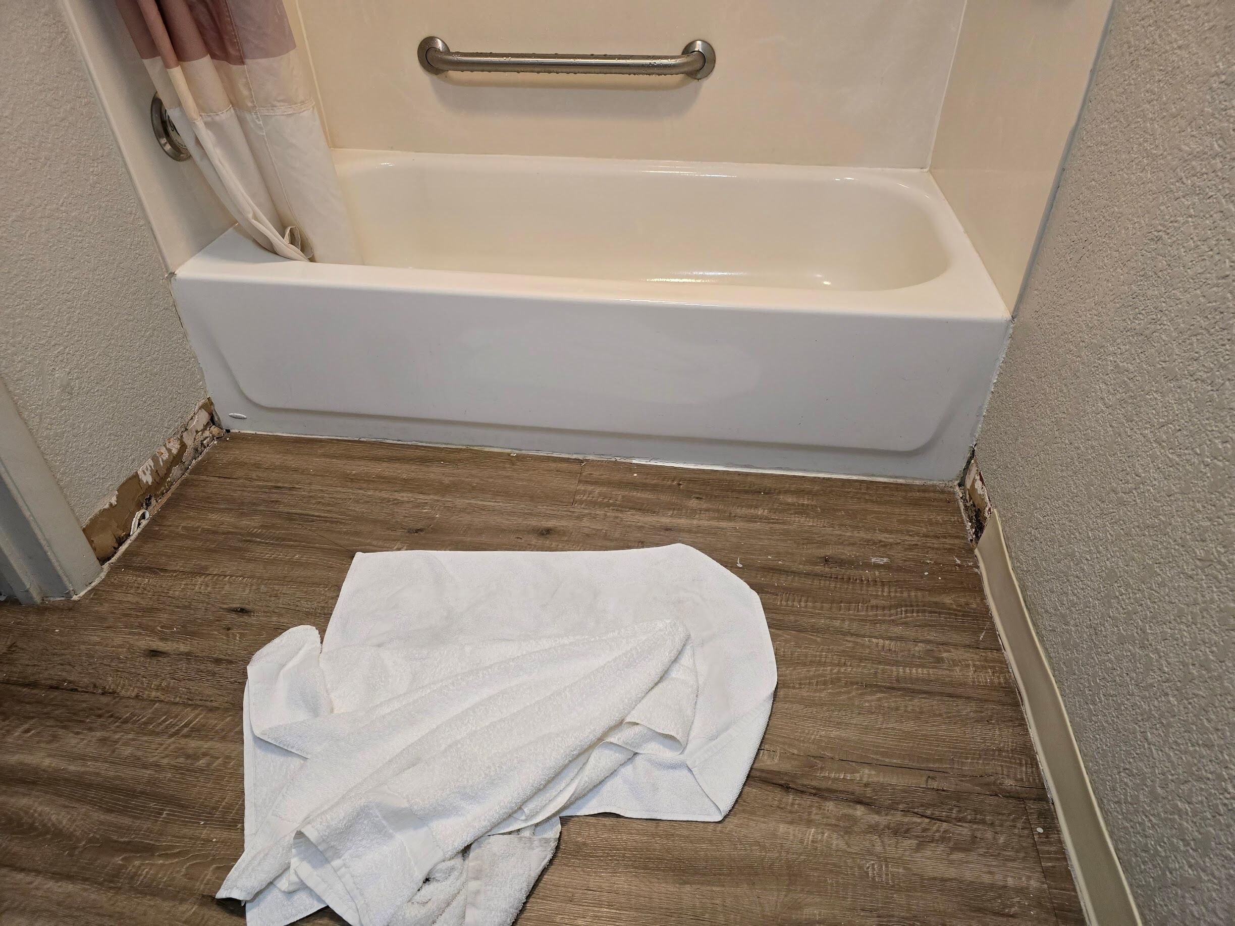 rotten walls by tub