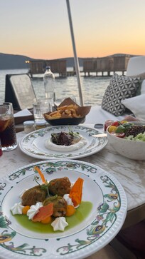 beach restaurant