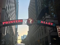 Nice quiet alley with music and not the craziness