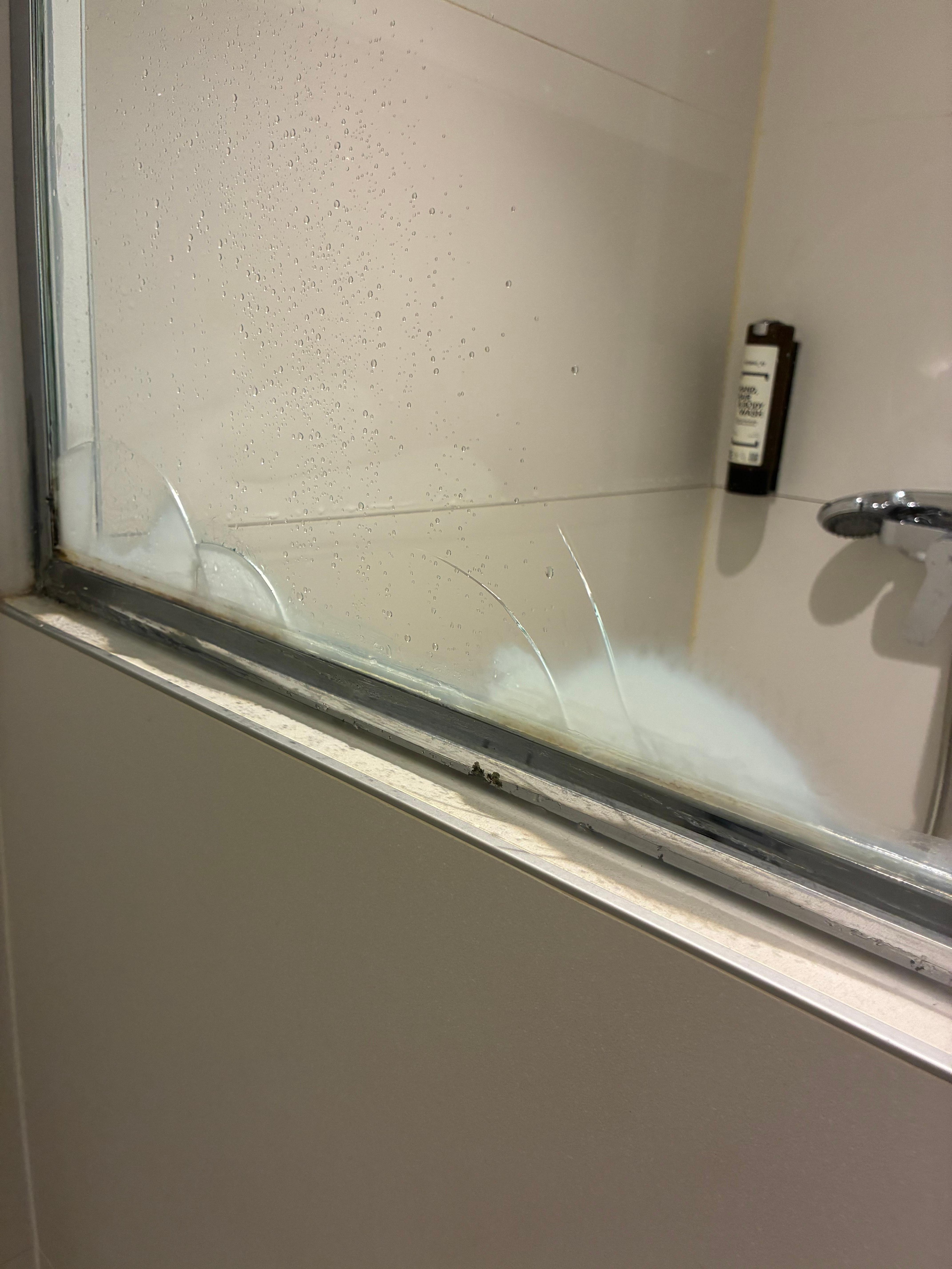 Séparateur douche casse 