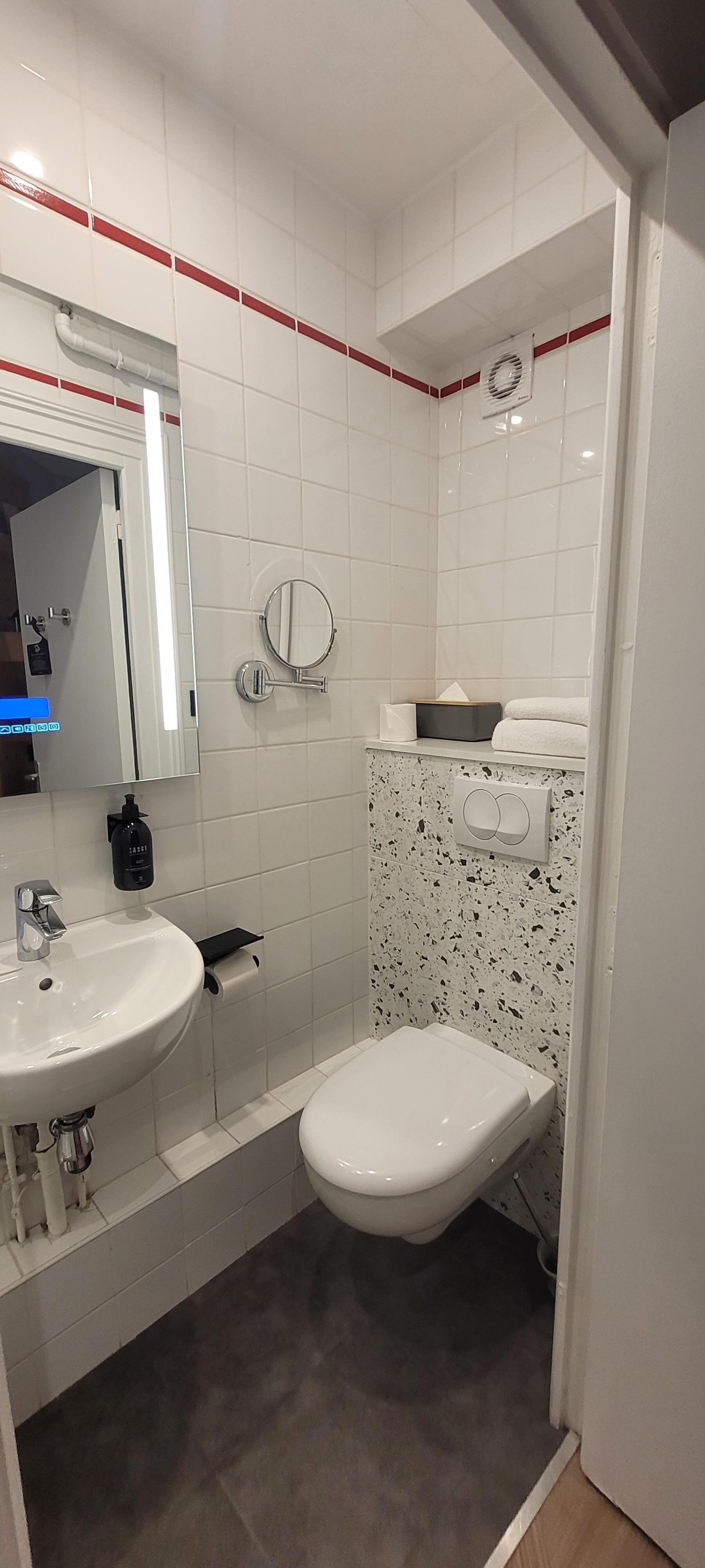 salle de bain chambre micro