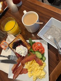 Lovely breakfast served every morning