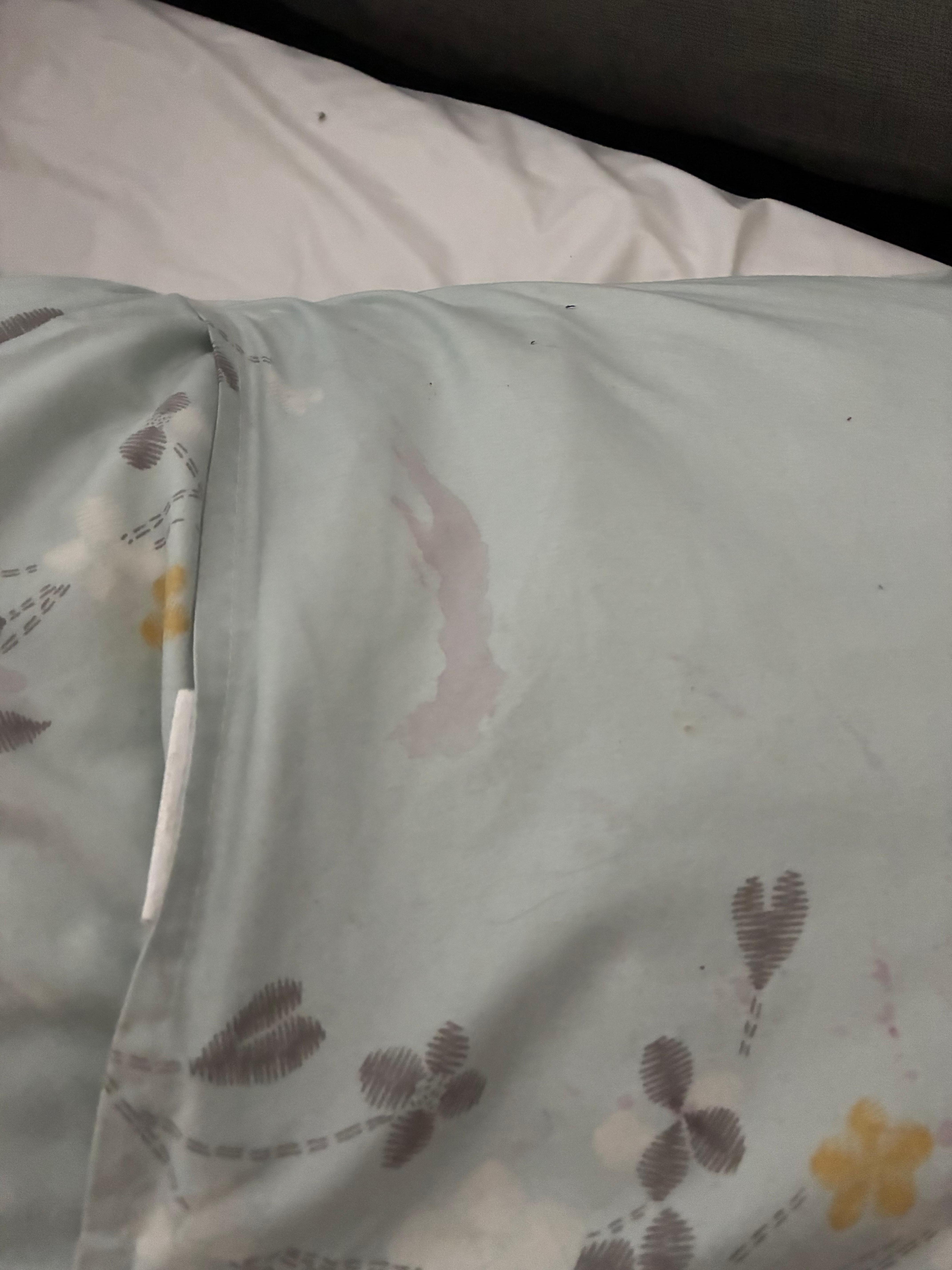 stains on pillow 