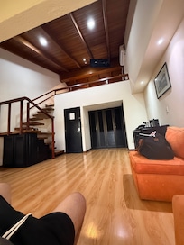 This room had 1 full bathroom and another half bathroom on top. Very convenient and nice.