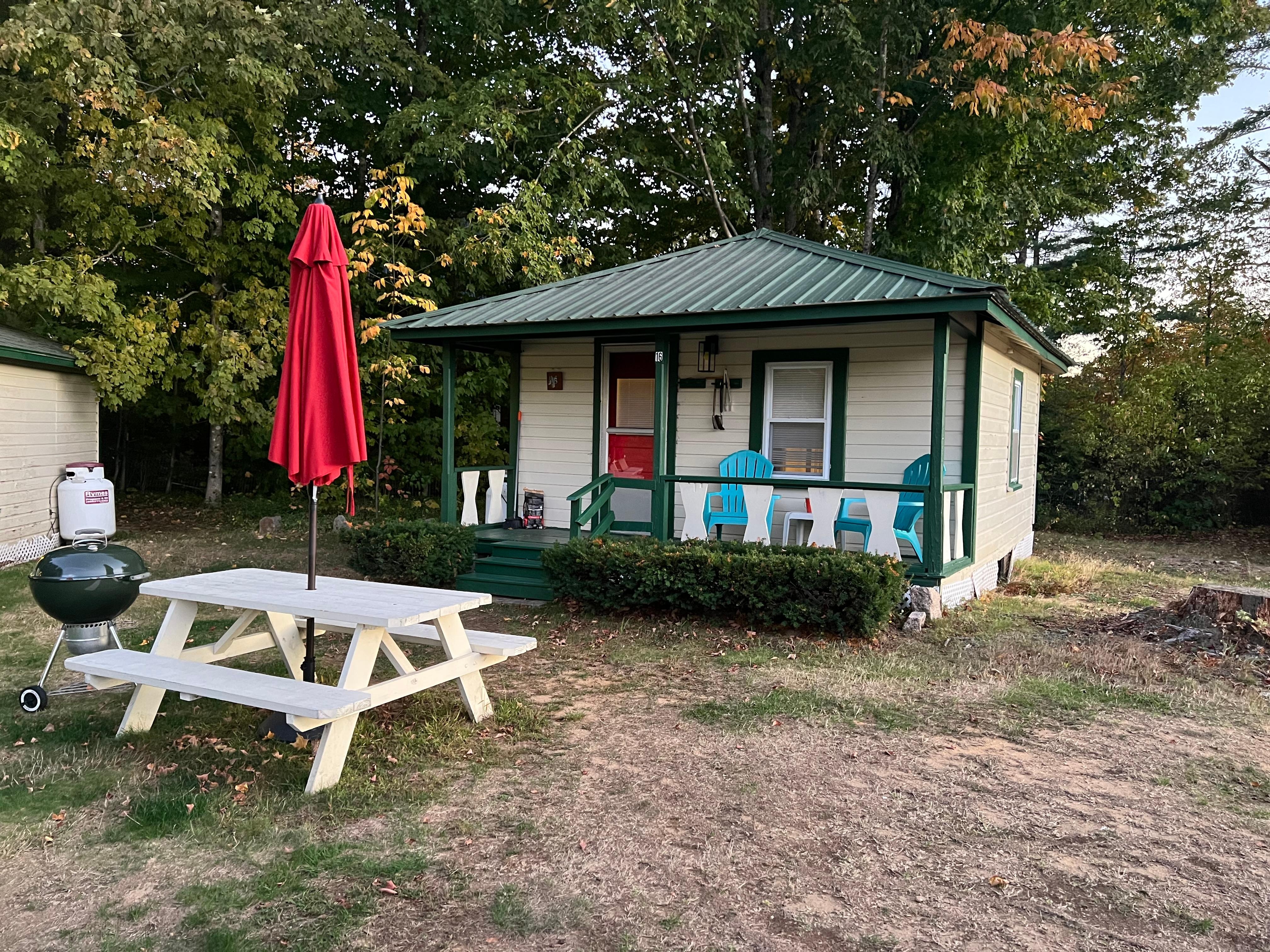 It was a very cute cottage and we felt like we were camping out.
