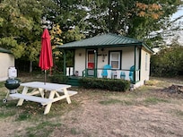 It was a very cute cottage and we felt like we were camping out.