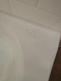 Peeling bathtub