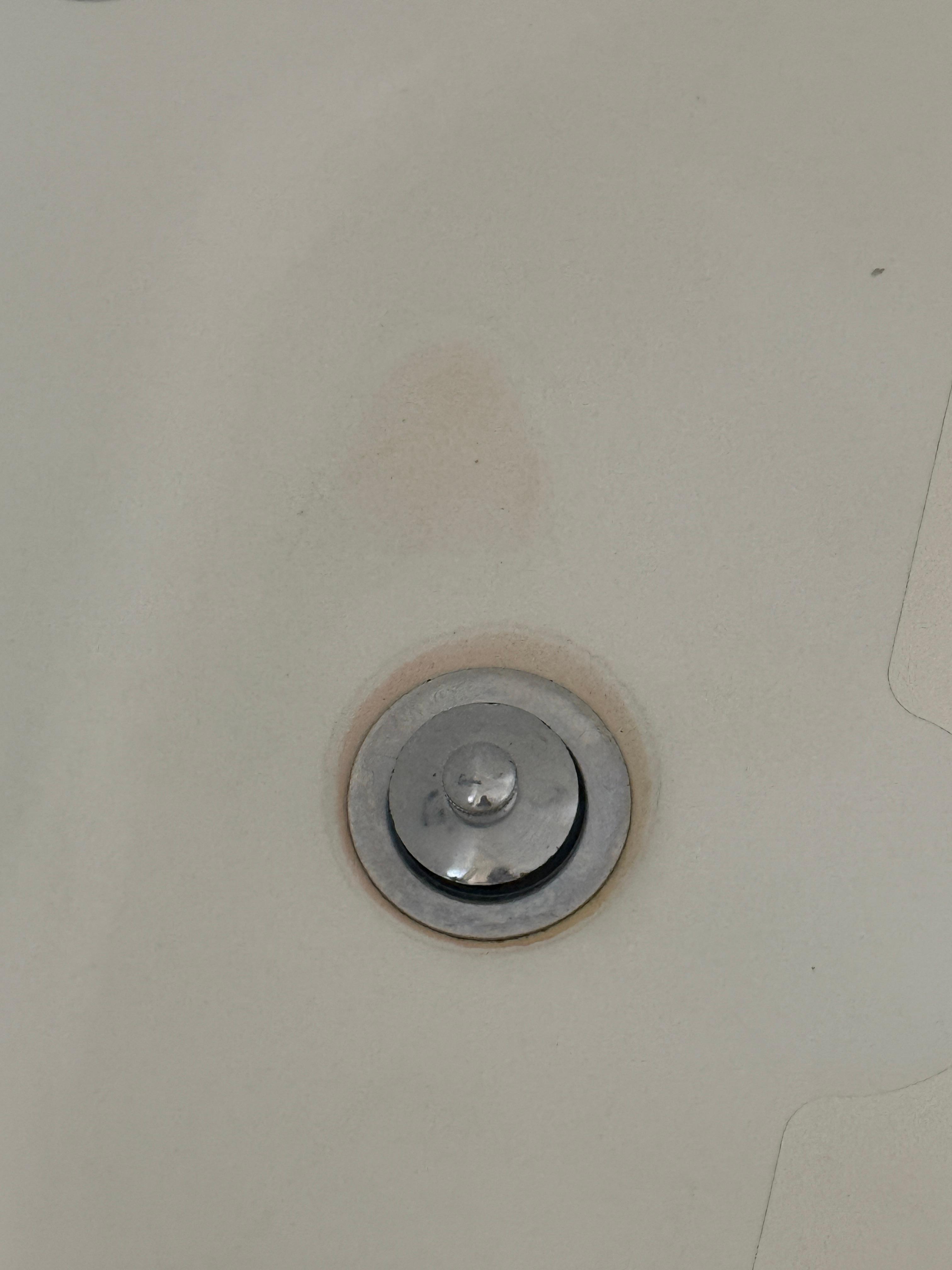 Look at this!! Unkept! This was before a roach landed on my food