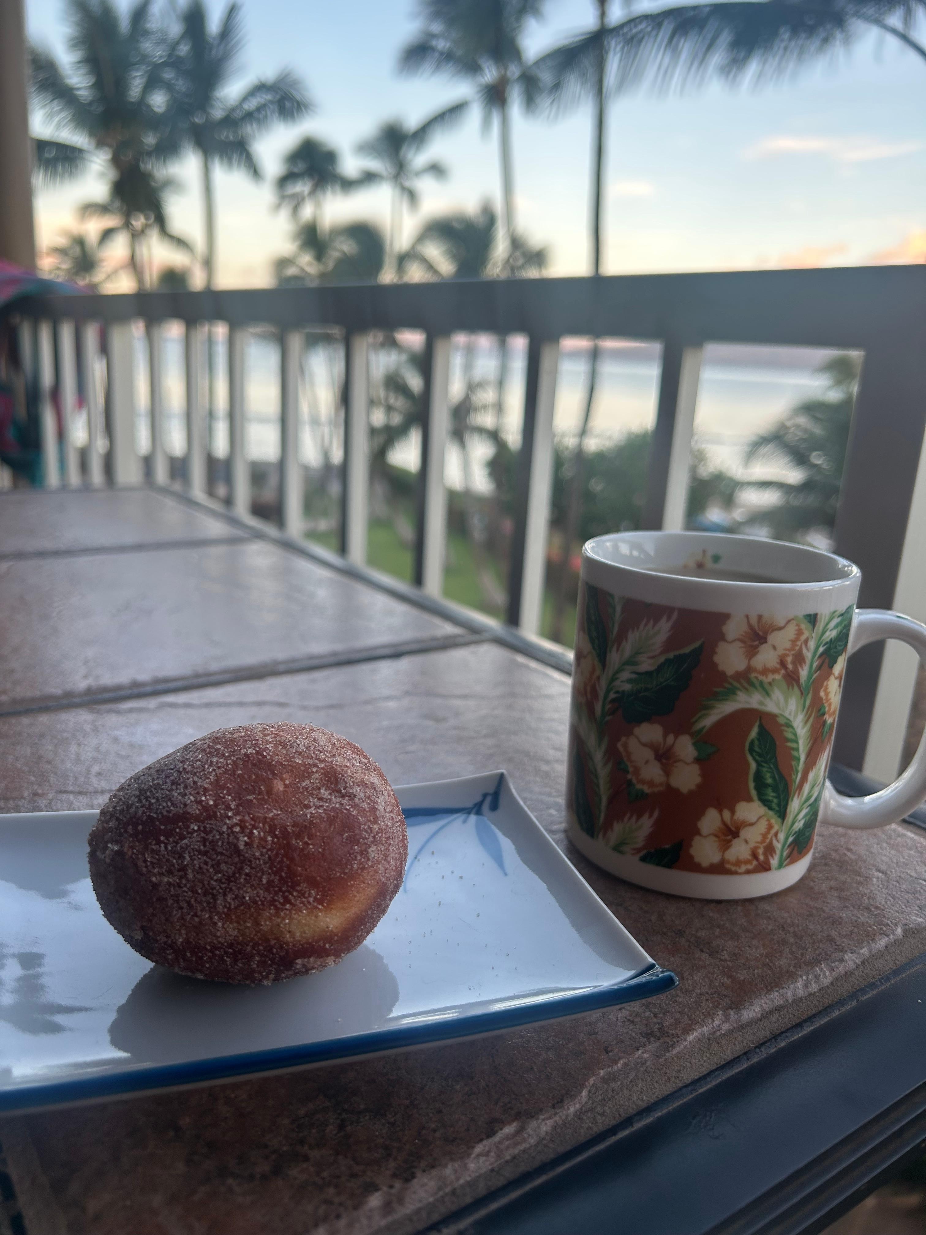 Breakfast on the lanai. 