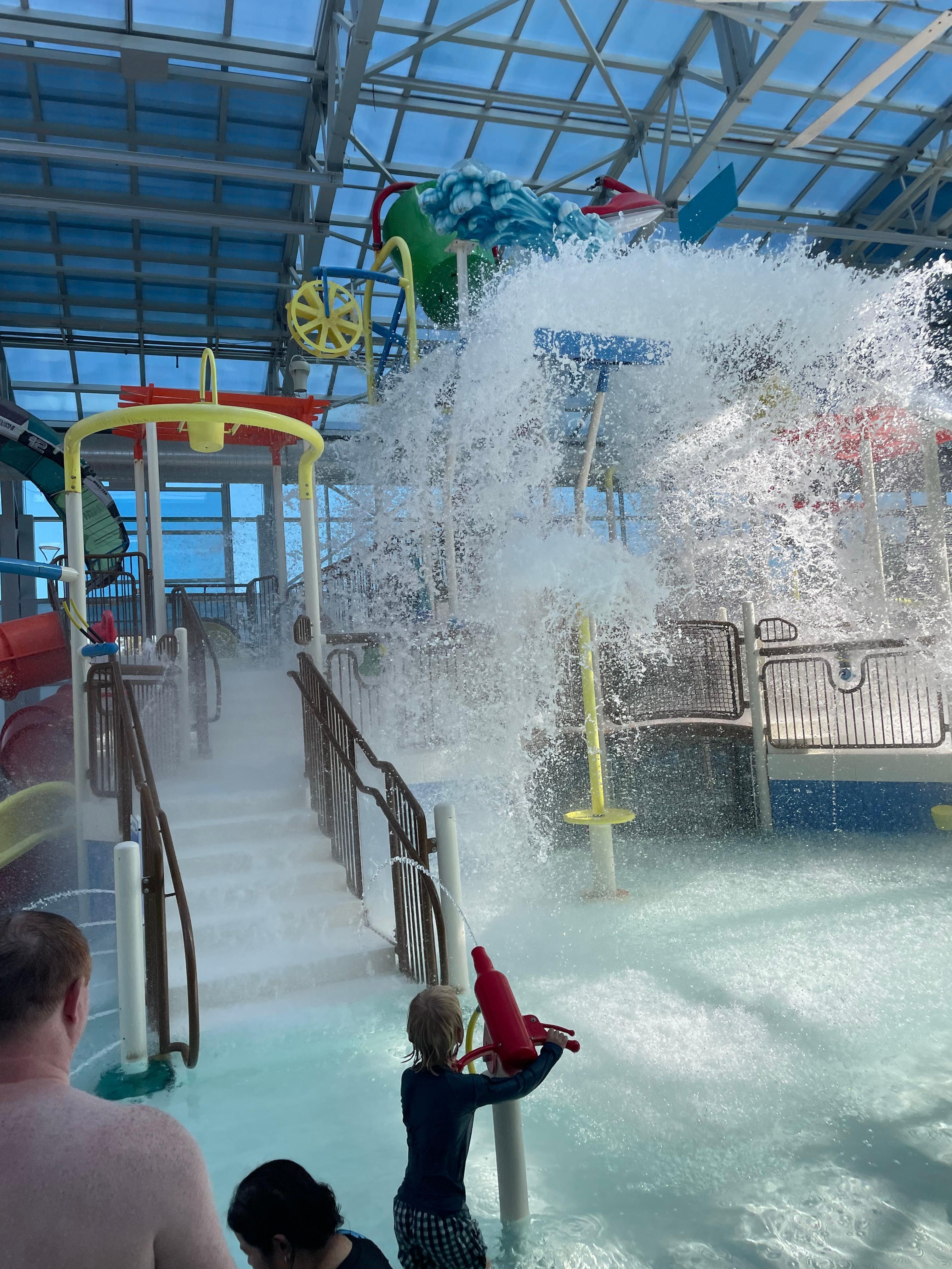 The indoor water park and many fun things are within a short walking distance 🐳