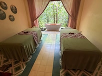 Spa room, couple
Massage