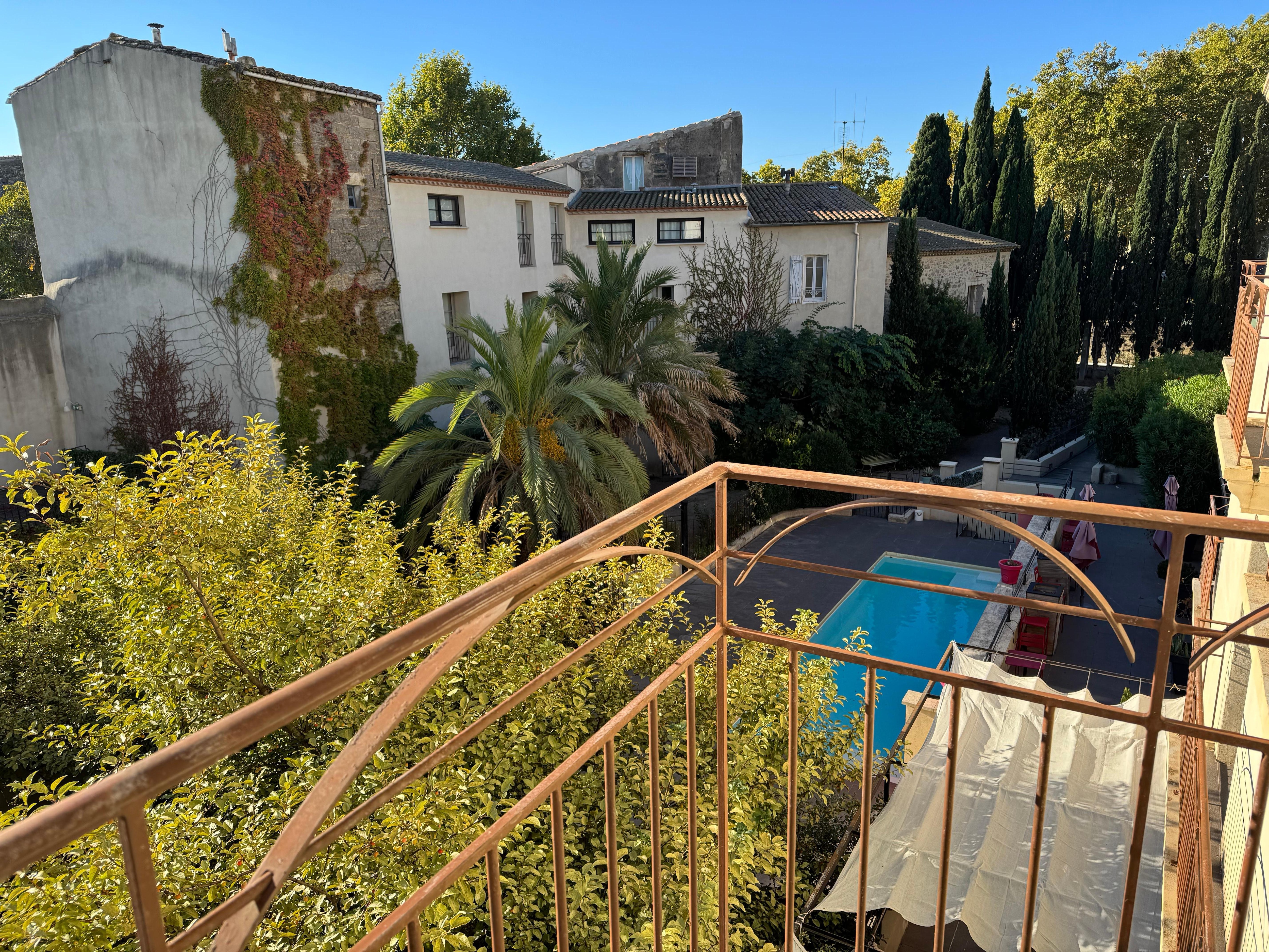 Balcony to the right