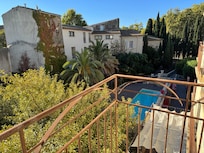 Balcony to the right