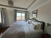 Quarto com sacada de frente para a Baden Baden